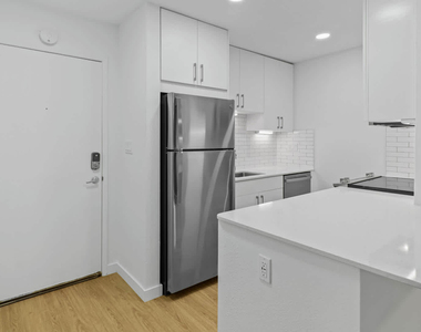 1080 Carolan Avenue - Photo Thumbnail 6