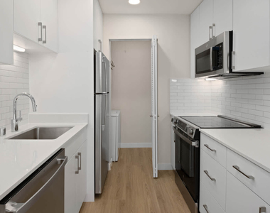 1080 Carolan Avenue - Photo Thumbnail 5
