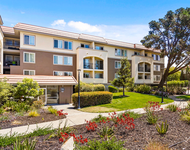 1080 Carolan Avenue - Photo Thumbnail 2