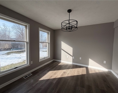598 Bram Hall Drive - Photo Thumbnail 7