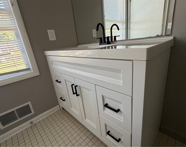 598 Bram Hall Drive - Photo Thumbnail 22