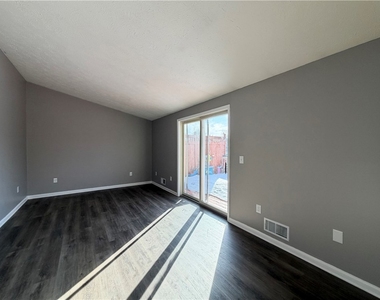 598 Bram Hall Drive - Photo Thumbnail 6