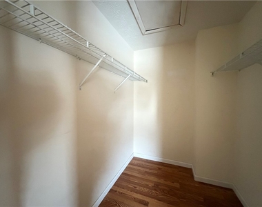 598 Bram Hall Drive - Photo Thumbnail 13