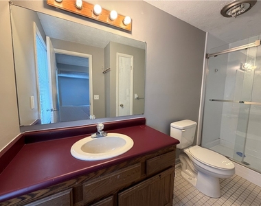 598 Bram Hall Drive - Photo Thumbnail 12