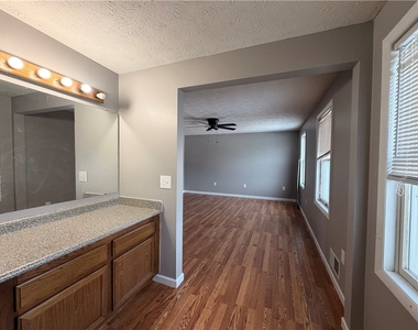 598 Bram Hall Drive - Photo Thumbnail 11