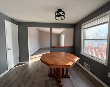 598 Bram Hall Drive - Photo Thumbnail 3