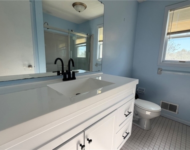 598 Bram Hall Drive - Photo Thumbnail 21