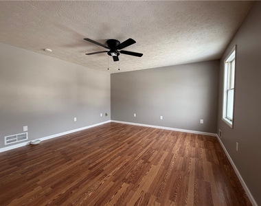 598 Bram Hall Drive - Photo Thumbnail 15