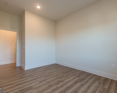 112 Rogers Street Ne - Photo Thumbnail 16