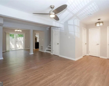1150 Rankin Street - Photo Thumbnail 2
