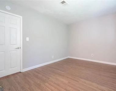 1150 Rankin Street - Photo Thumbnail 4