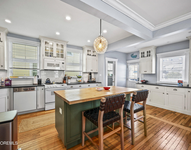 214 Brinley Avenue - Photo Thumbnail 5