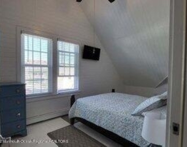 211 Arnold Avenue - Photo Thumbnail 25