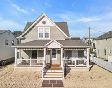 211 Arnold Avenue - Photo Thumbnail 1