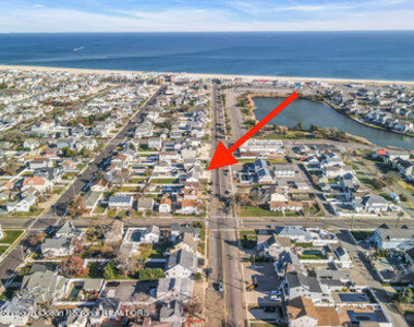 211 Arnold Avenue - Photo Thumbnail 6