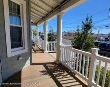 211 Arnold Avenue - Photo Thumbnail 4