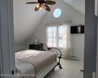 211 Arnold Avenue - Photo Thumbnail 20