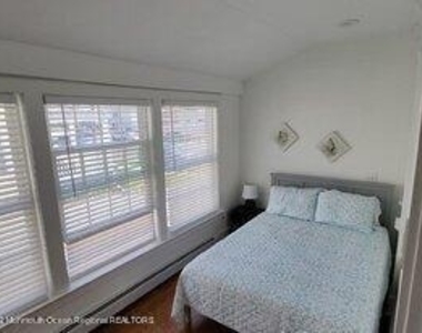 211 Arnold Avenue - Photo Thumbnail 16