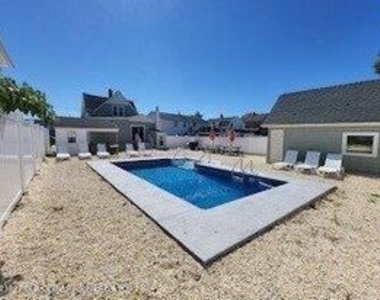 211 Arnold Avenue - Photo Thumbnail 31