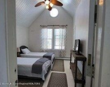 211 Arnold Avenue - Photo Thumbnail 22