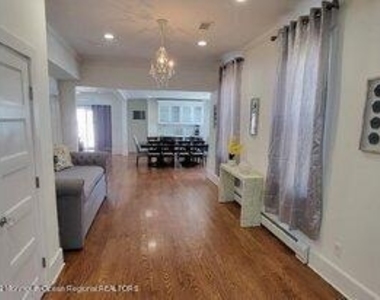 211 Arnold Avenue - Photo Thumbnail 10
