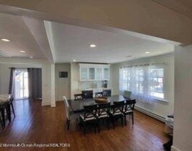 211 Arnold Avenue - Photo Thumbnail 11