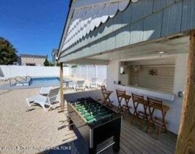 211 Arnold Avenue - Photo Thumbnail 28