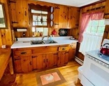 214 Howe Street - Photo Thumbnail 7