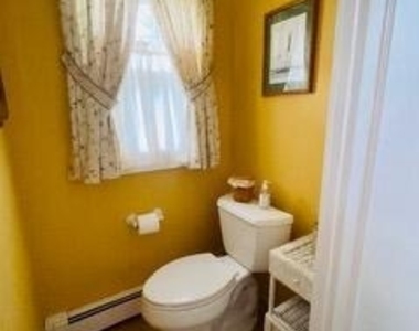 214 Howe Street - Photo Thumbnail 9