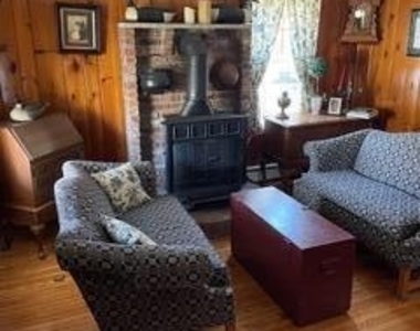 214 Howe Street - Photo Thumbnail 3