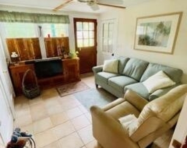 214 Howe Street - Photo Thumbnail 8