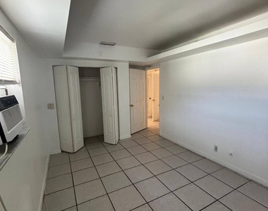 5050 Sw 40th Avenue - Photo Thumbnail 7