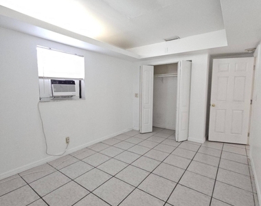 5050 Sw 40th Avenue - Photo Thumbnail 10