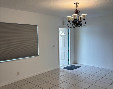 5050 Sw 40th Avenue - Photo Thumbnail 9