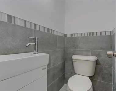 1833 Taylor Street - Photo Thumbnail 8