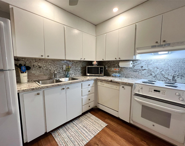 6239 Bay Club Drive - Photo Thumbnail 3