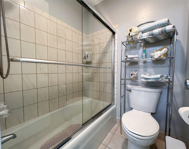 6239 Bay Club Drive - Photo Thumbnail 14