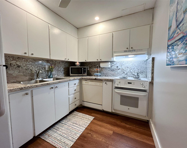 6239 Bay Club Drive - Photo Thumbnail 2