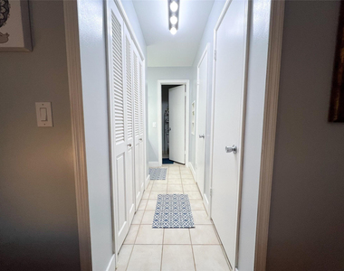 6239 Bay Club Drive - Photo Thumbnail 12