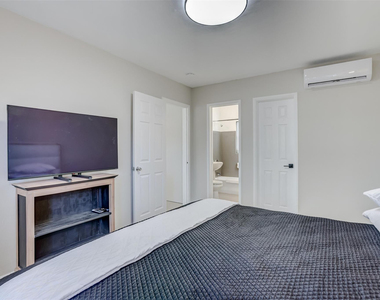 1005 Ne 17th Court - Photo Thumbnail 12