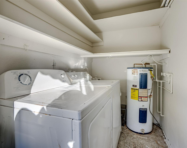 1005 Ne 17th Court - Photo Thumbnail 17
