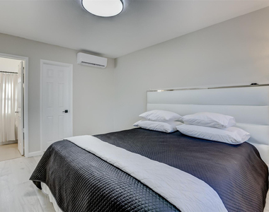 1005 Ne 17th Court - Photo Thumbnail 13