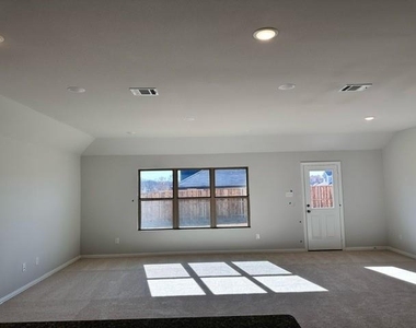 509 Brook View Drive - Photo Thumbnail 12