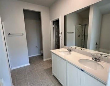 509 Brook View Drive - Photo Thumbnail 3