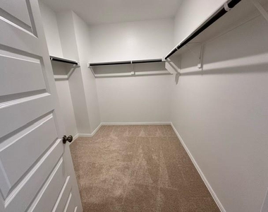 509 Brook View Drive - Photo Thumbnail 5