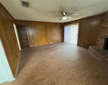 5604 Macgregor Drive - Photo Thumbnail 3