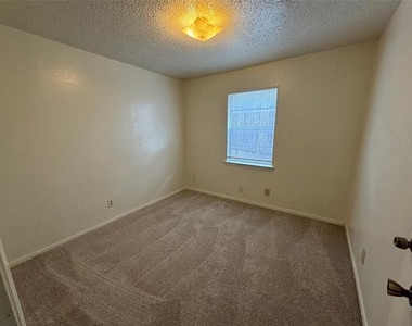 5604 Macgregor Drive - Photo Thumbnail 16