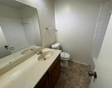 5604 Macgregor Drive - Photo Thumbnail 11