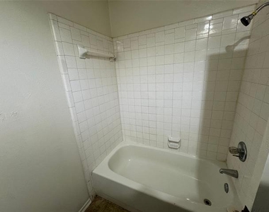 5604 Macgregor Drive - Photo Thumbnail 12