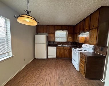5604 Macgregor Drive - Photo Thumbnail 4